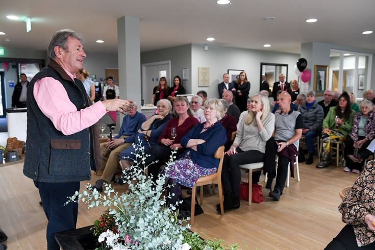 Alan Titchmarsh gives his best tips for planting in the winter