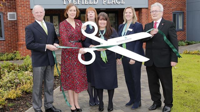 Hadleigh-Councillor-opening