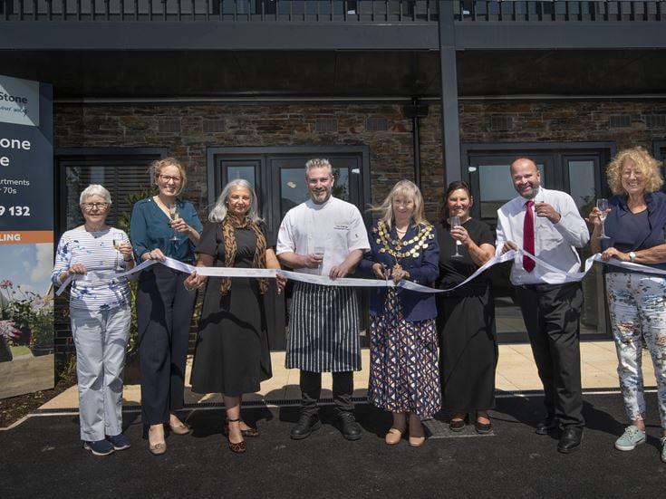 Mewstone Place - Mayor opens Dartmouth McCarthy Stone retirement community