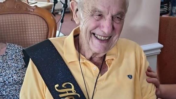 Retiree-Stan-celebrates-centenary-in-Rushden