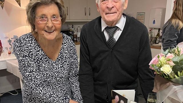 Daphne and Roy celebrate 70 years of marriage from their McCarthy & Stone home in Southampton