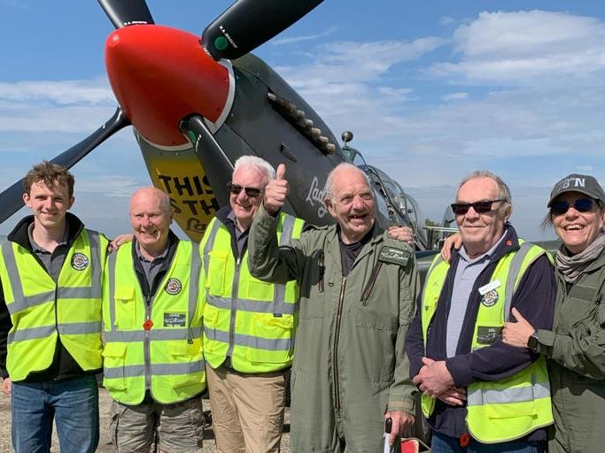 McCarthy & Stone homeowner 93-year-old Bob takes to the skies for “the flight of a lifetime” in a Spitfire.