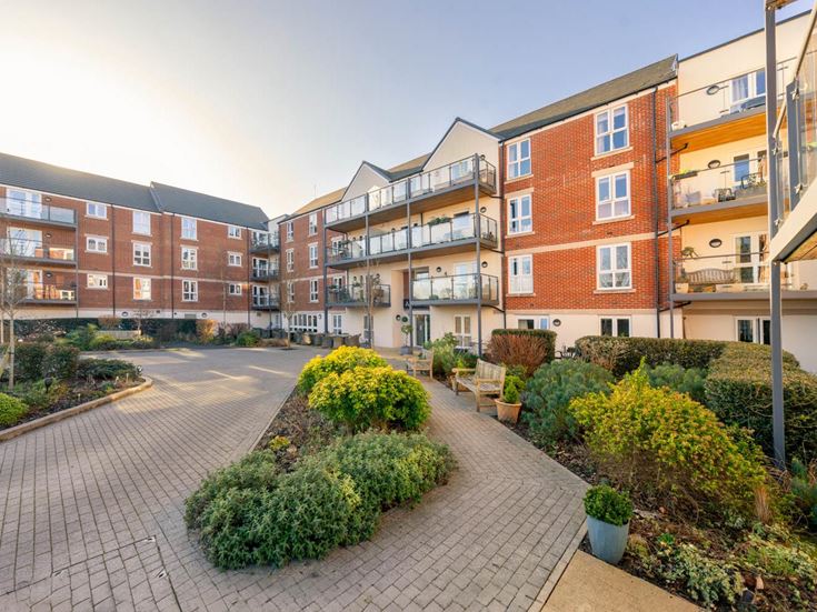 Albert Court