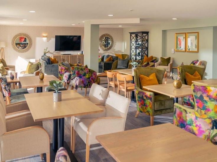 Bistro 2