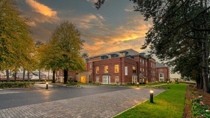 Centennial Place, Knutsford, Driveway