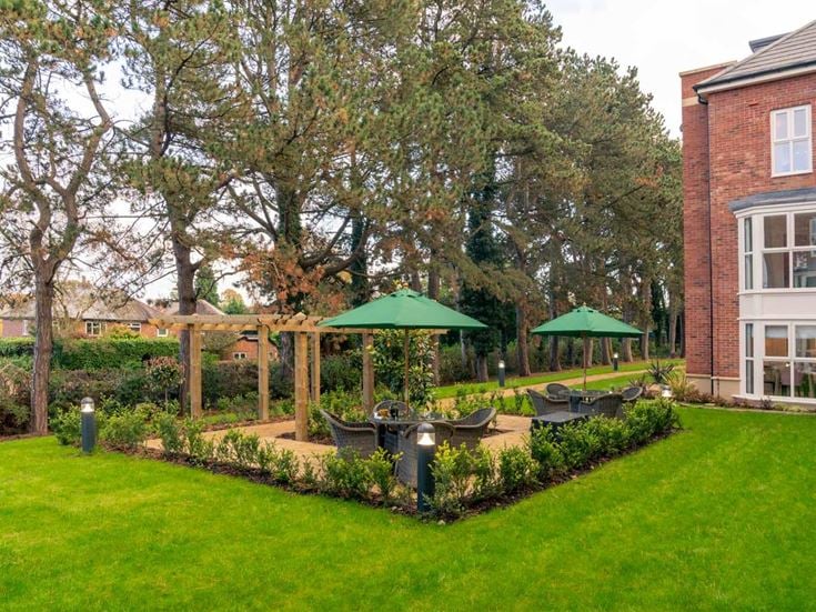 Centennial Place, Knutsford, Gardens