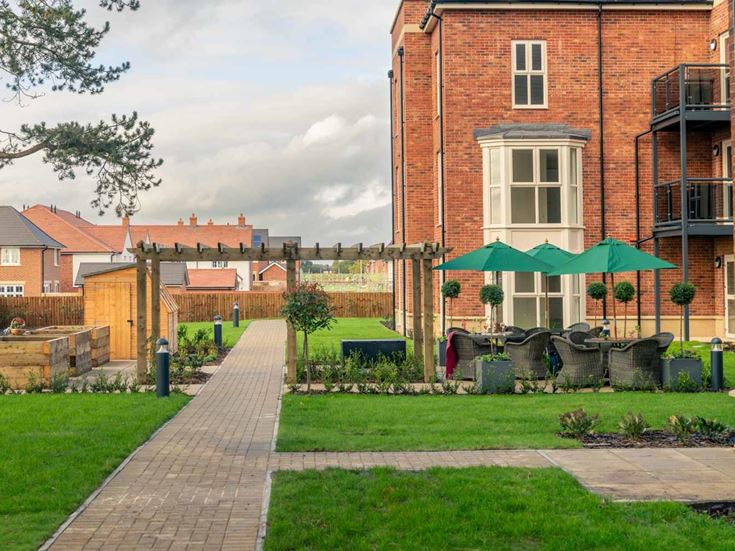 Centennial Place, Knutsford, Gardens