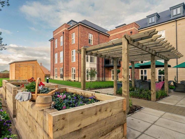 Centennial Place, Knutsford, Gardens