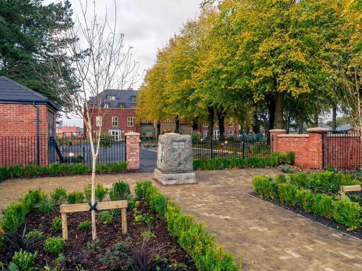 Centennial Place, Knutsford, Memorial Gardens