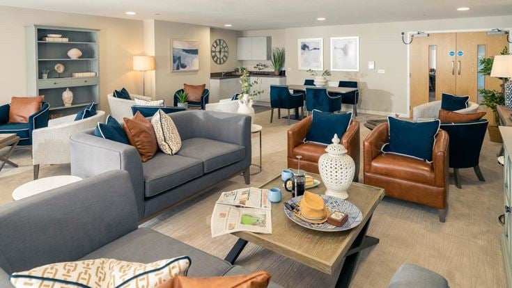 John Percyvale Court Lounge