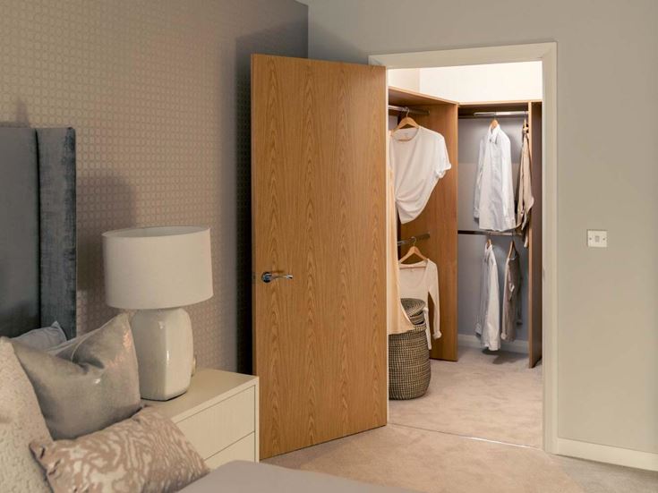 Kings Scholars Court walk in wardrobe