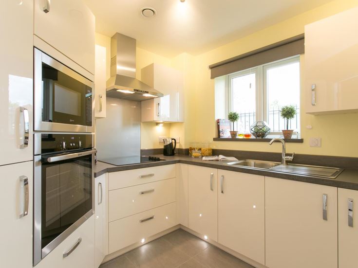 oak tree court retirement properties for sale rent
