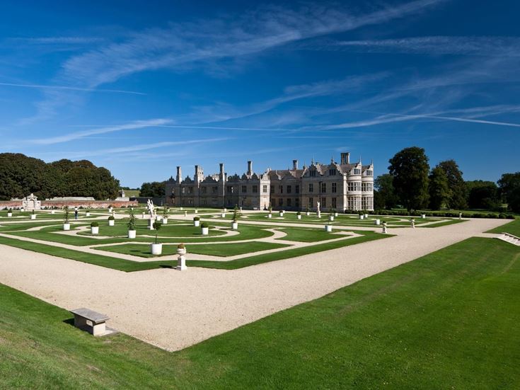 An exterior photograph of Kirby Hall, Northamptonshire.