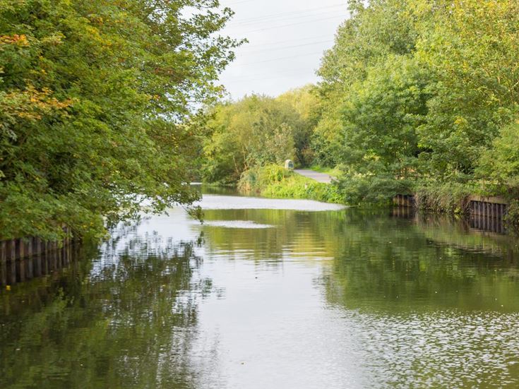 The River Lee Country Park stretches over 1000 acres and is perfect for walkers, cyclists and wildlife watchers alike.