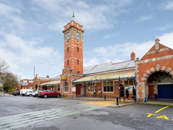 Front exterior of Whitley Bay train station in Tyne and Wear.