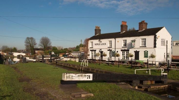 The Kings Lock pub next to the Trent and Mersey Canal through Middlewich.