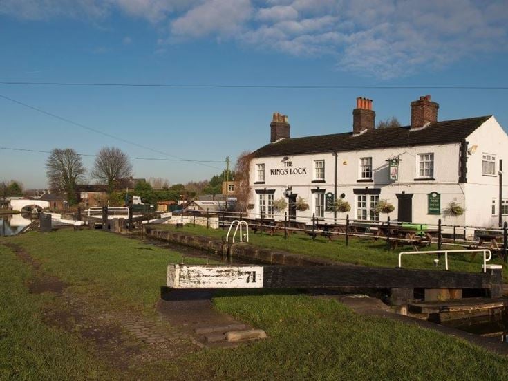The Kings Lock pub next to the Trent and Mersey Canal through Middlewich.