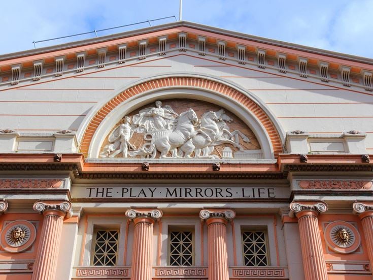 Exterior shot of the Manchester Opera House.