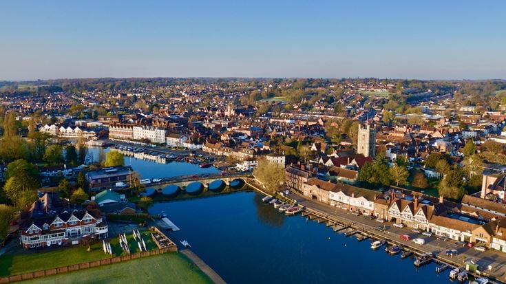 An aerial view of a river and bridge in Henley-on-Thames.