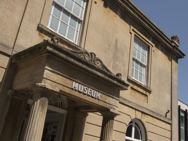 The stone building of Swindon Museum and Art Gallery.