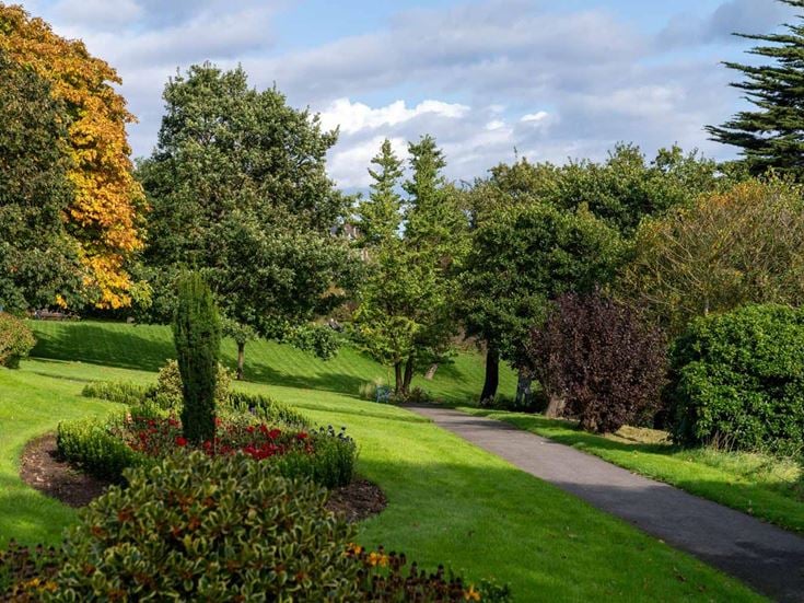 Green grass and trees in one of the many parks in Whitby