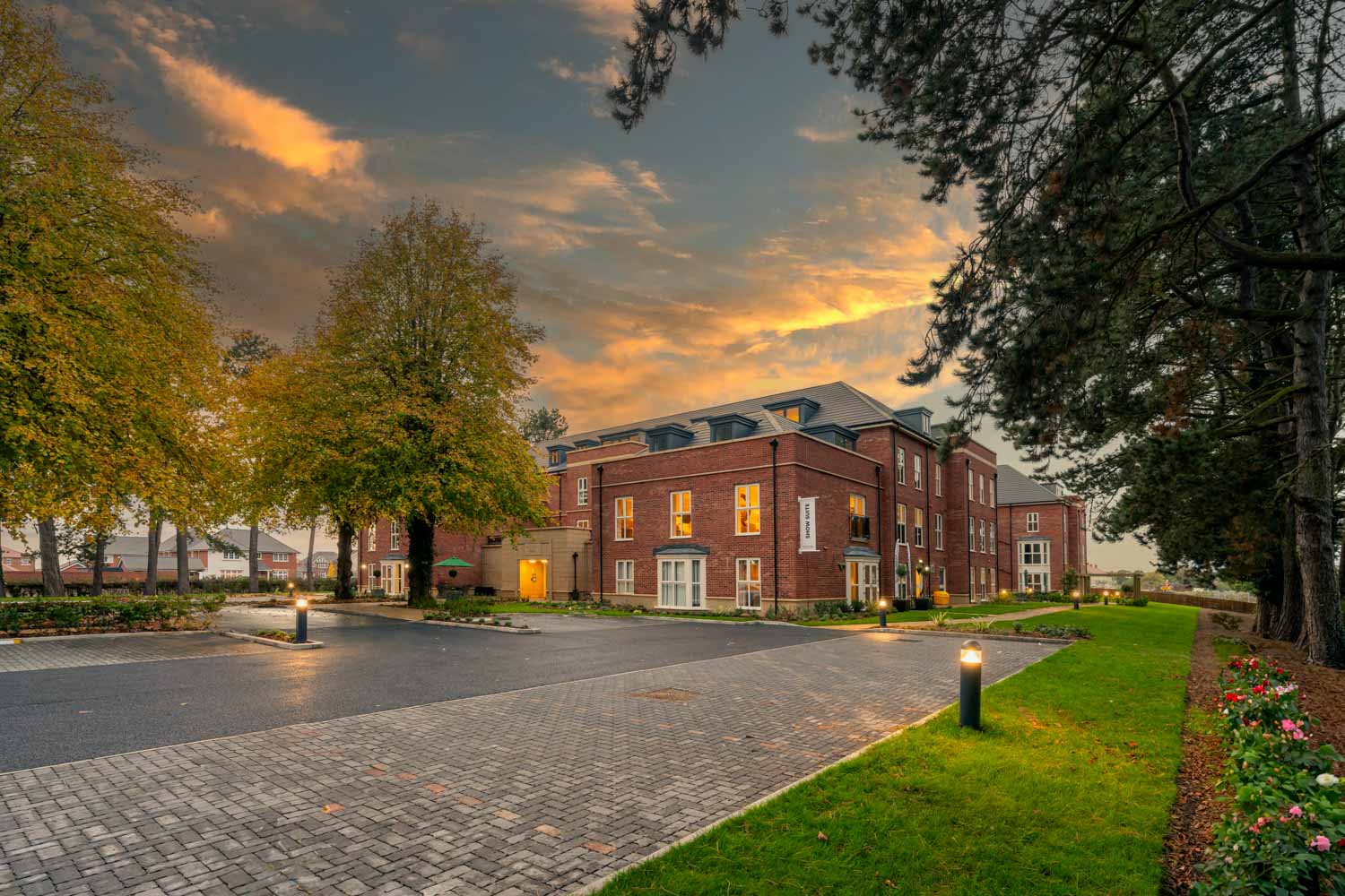 Centennial Place, Knutsford, Driveway