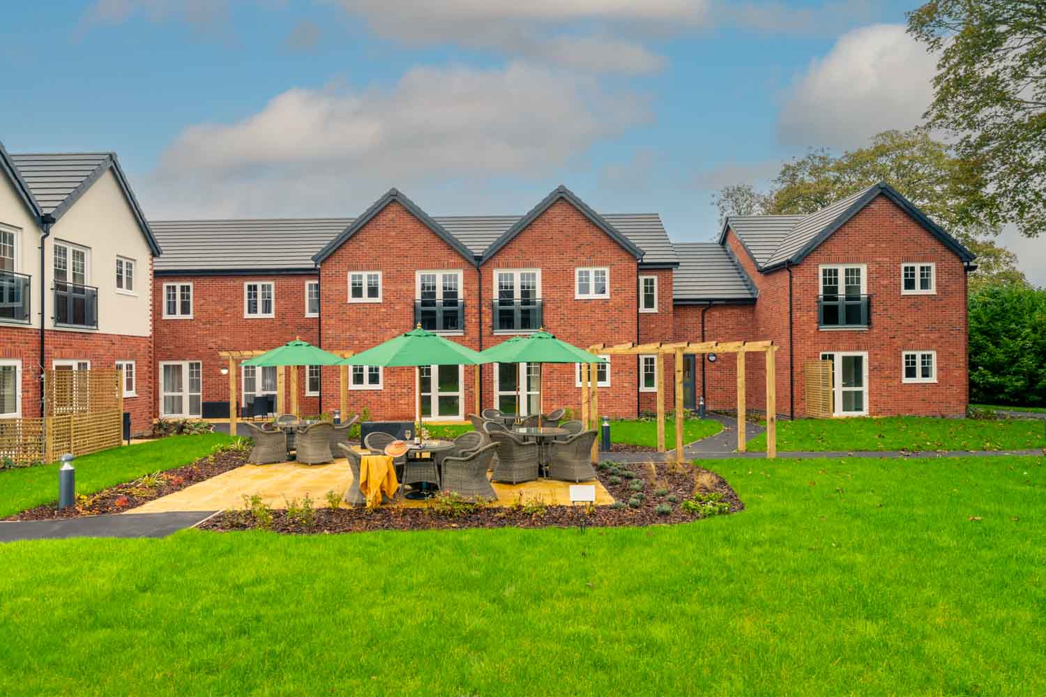 Symonds Grange, Willaston, 2537, gardens