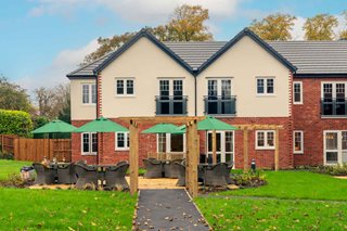 Symonds Grange, Willaston, 2537, gardens