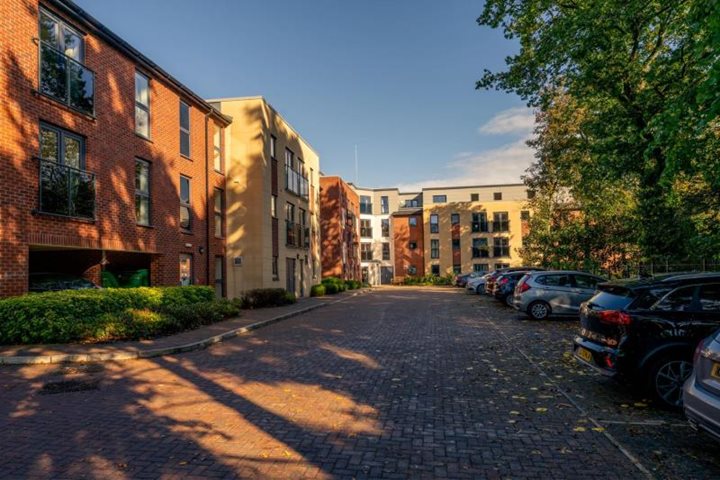 thorneycroft retirement properties for sale rent