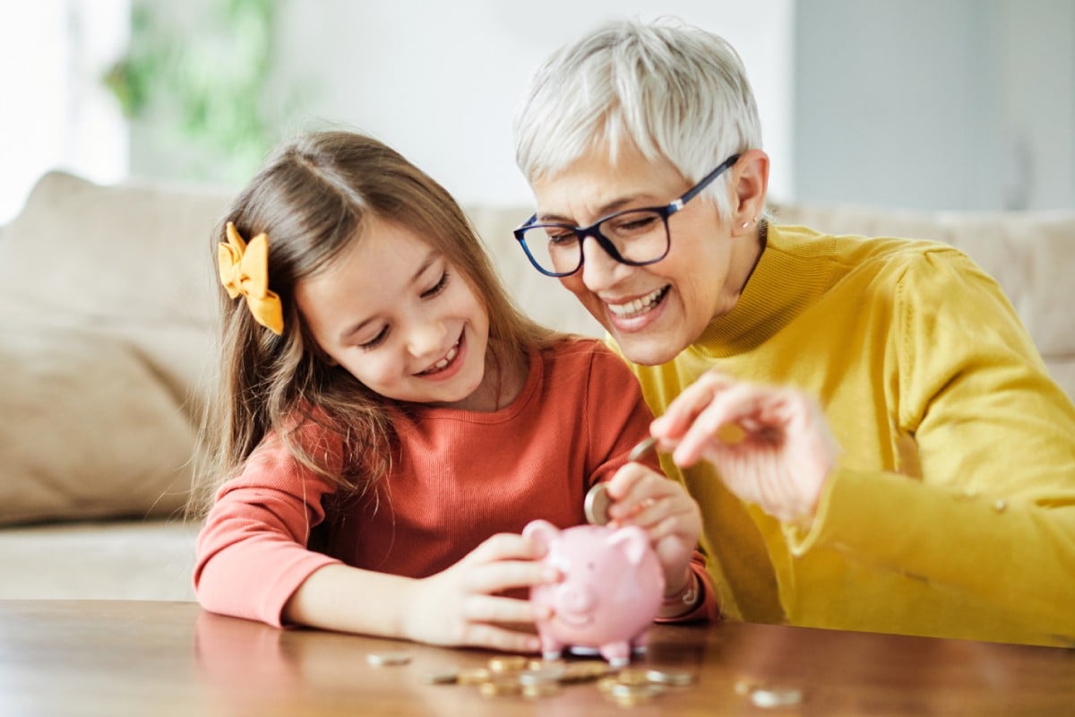 How to Save for Retirement in the UK (SIPP vs. ISA) (2025)