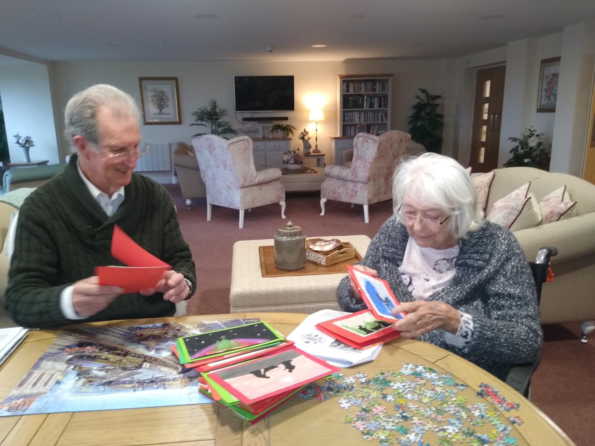 homeonwers_wth_xmas_cards