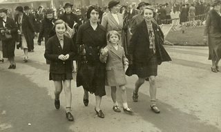 Mothers Day Jean with Dorothie, Irene and Donaila