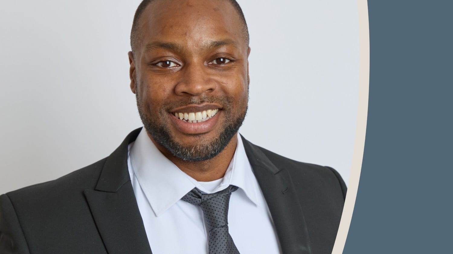 a man in a suit and tie