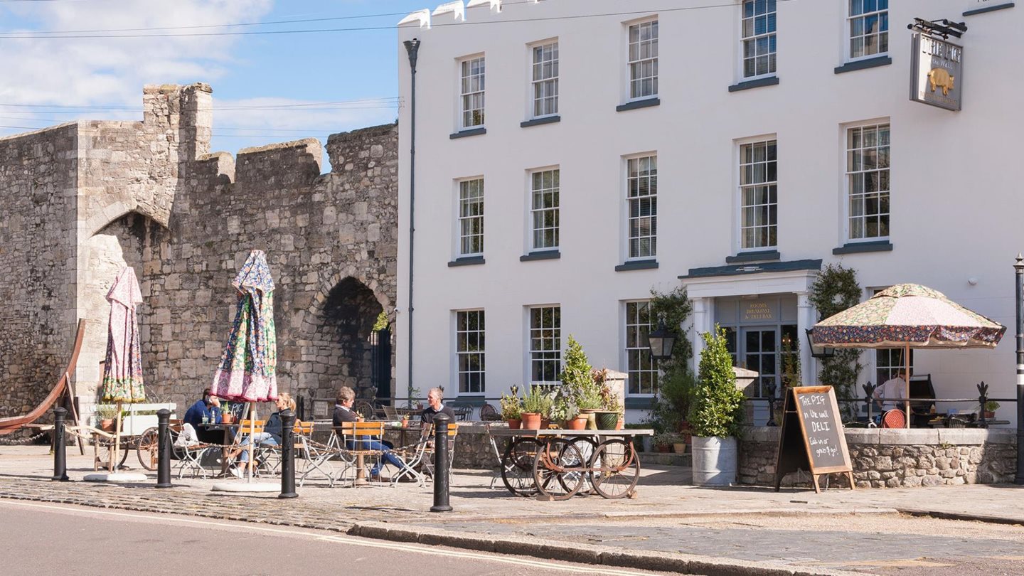 Retirement Homes for rental in Hampshire Hampton Place McCarthy Stone