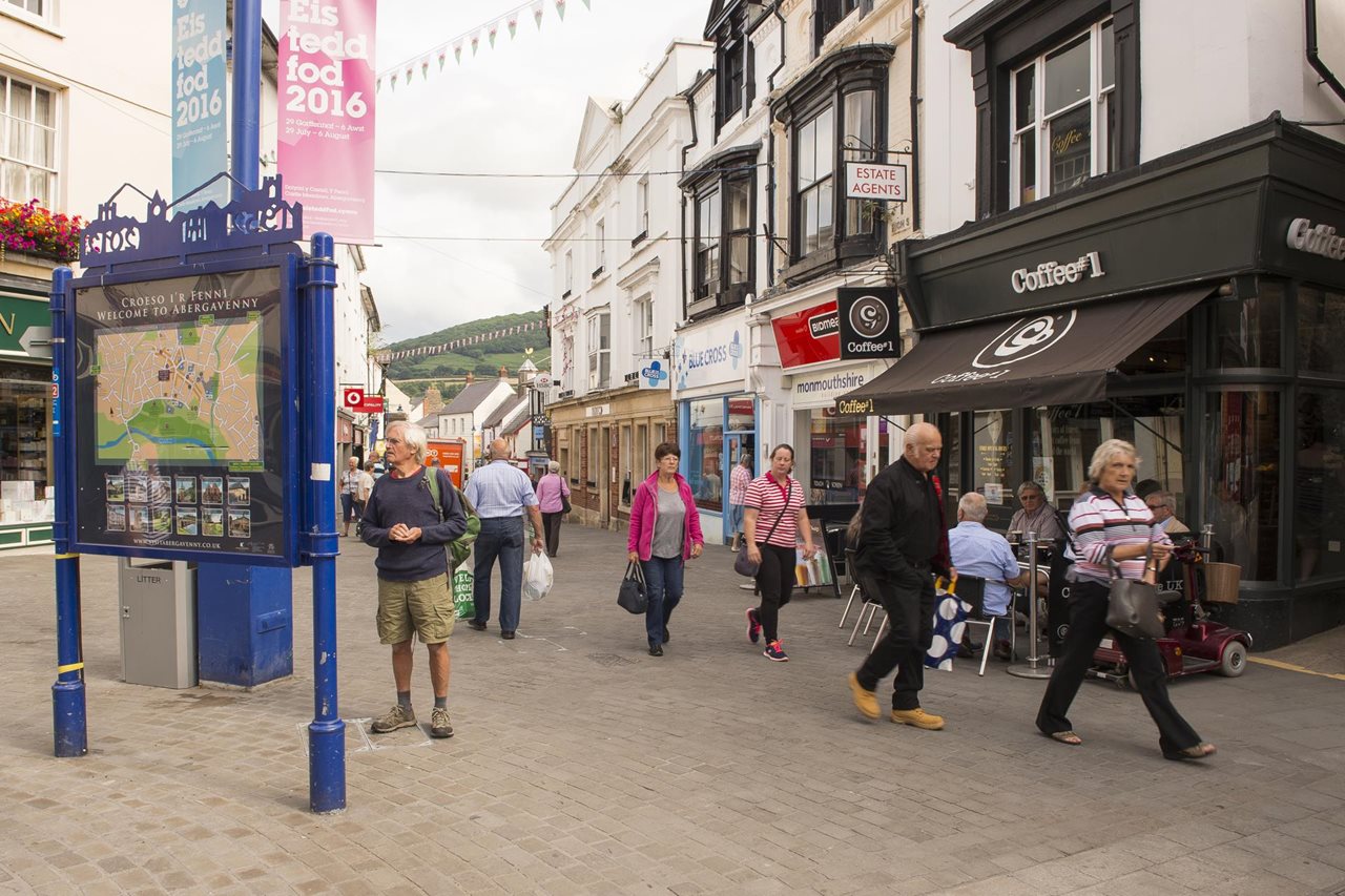 Retirement Homes for rental in Abergavenny Plas Elyrch McCarthy Stone