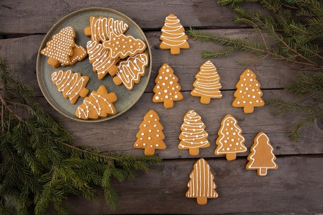 a group of gingerbread cookies