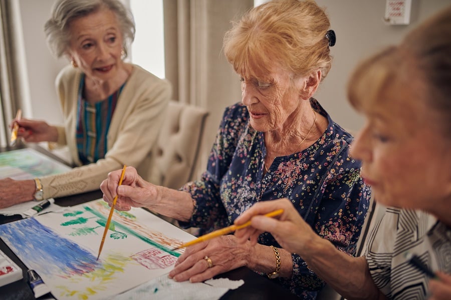 Women painting art