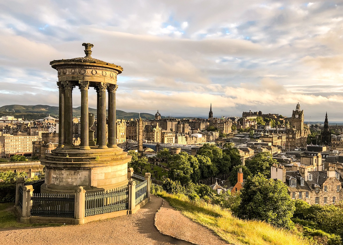 Panoramic view of Edinburgh