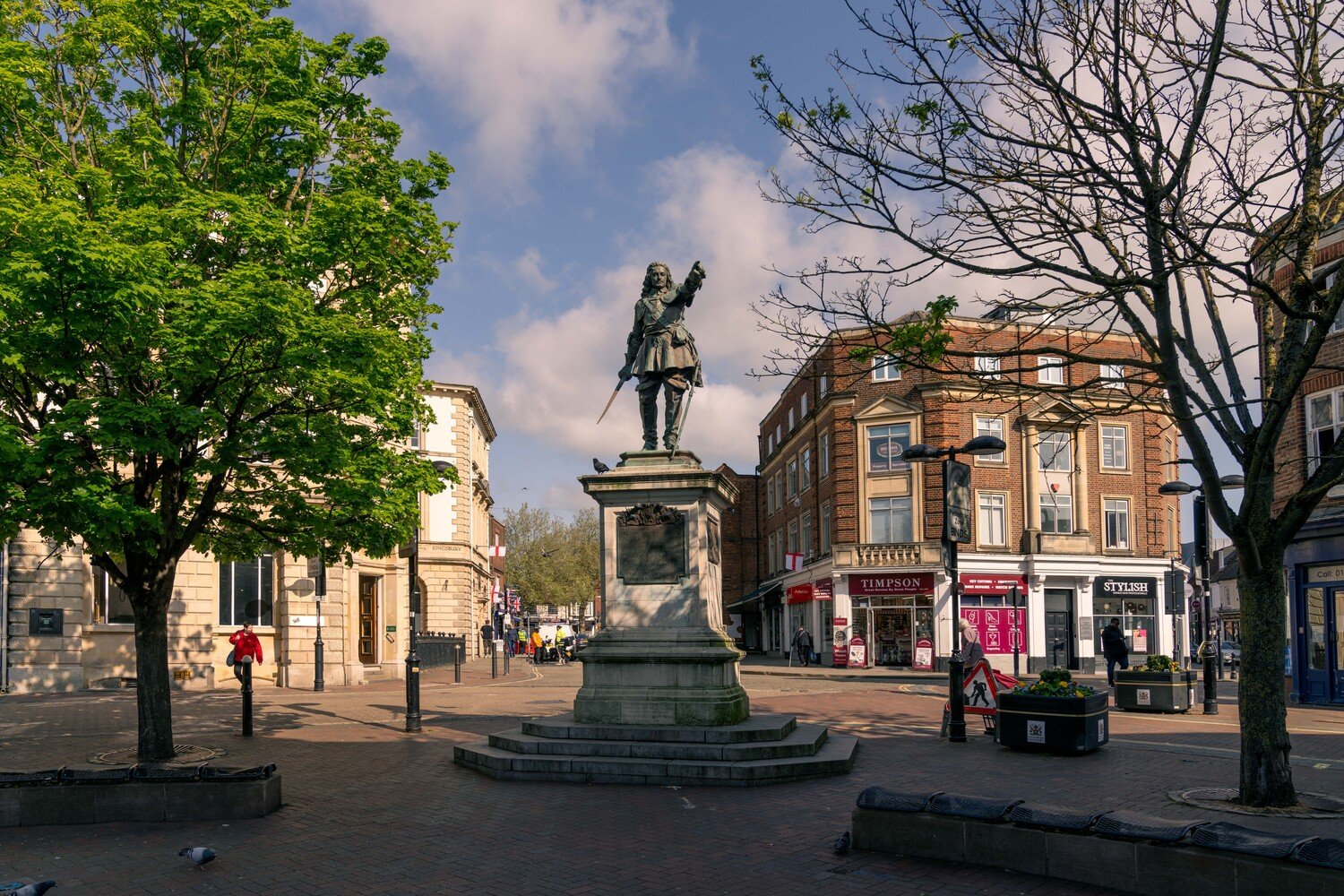 A statue in the courtyard in Aylesbury town centre.