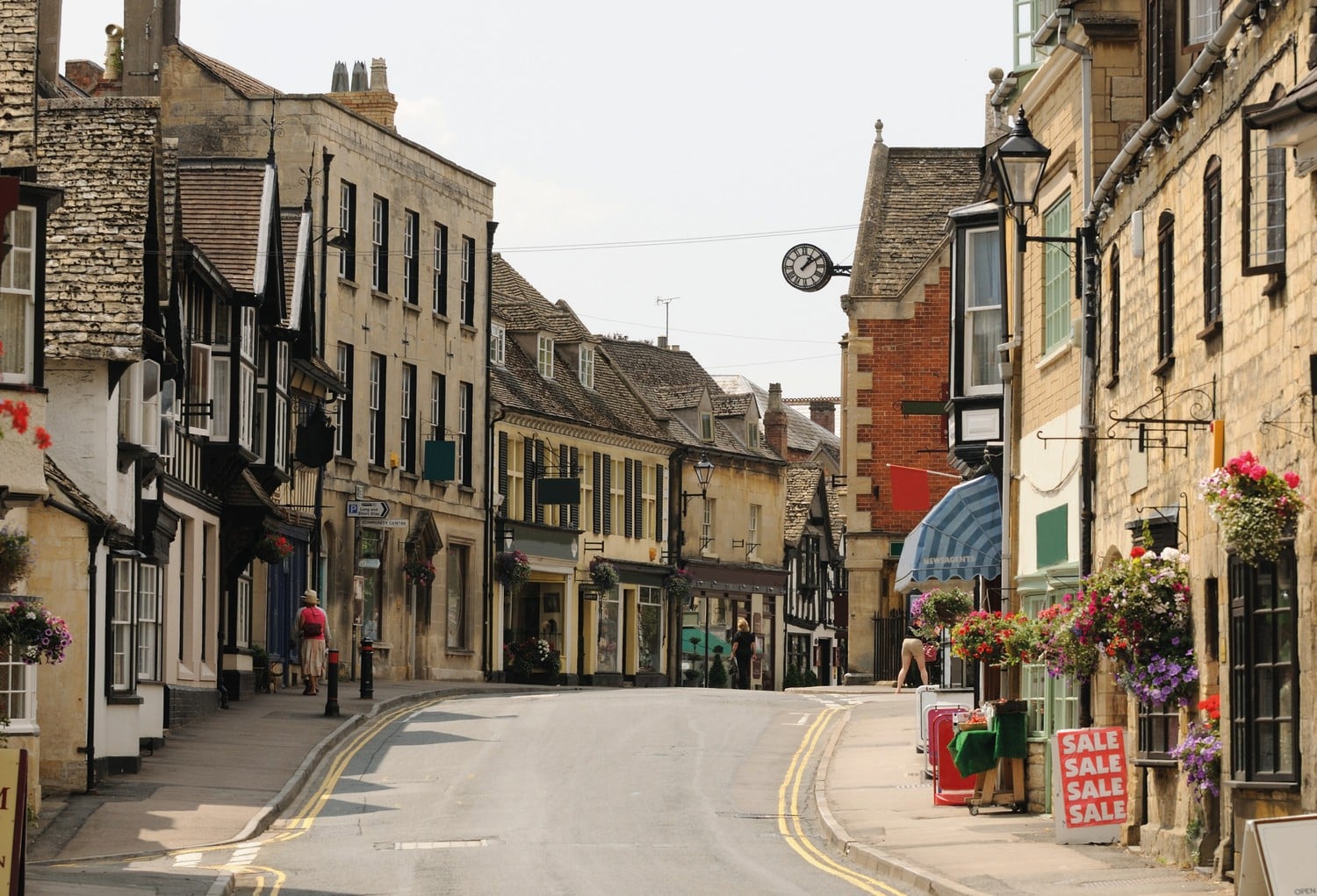 A terraced row of shops and local businesses in Stow-on-the-Wold.