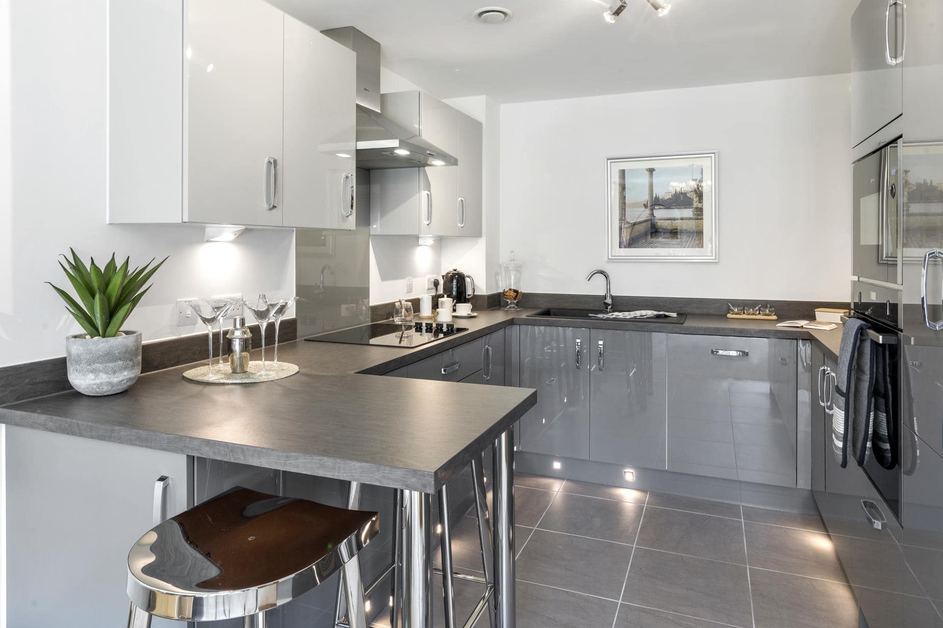 The spacious and stylish kitchen you can expect from a retirement apartment by McCarthy Stone